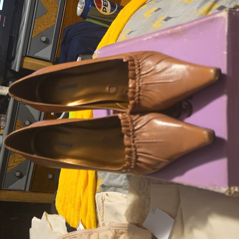 Bronx Designer Heel Shoes, Sz 8.5M, Mauve Color, Leather, Pointy Toe, 3" Heels